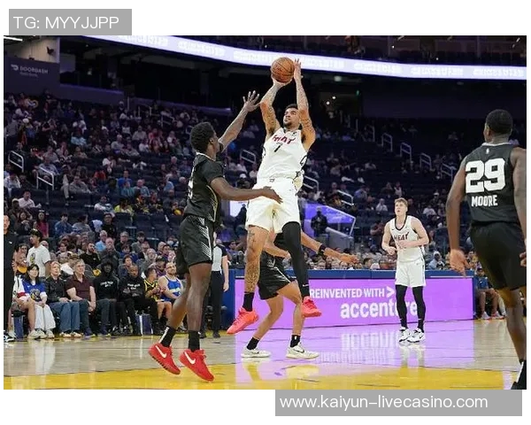 2013年NBA总决赛热火与马刺的巅峰对决回顾与精彩瞬间分析